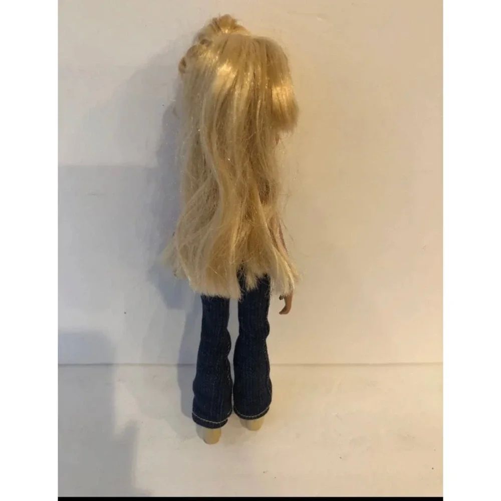 Bratz MGA‎ Doll Vinessa Ice Champions Doll 2006